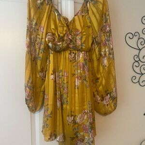 New with tags Medium Mustard Floral Long Sleeve Forever 21 Dress